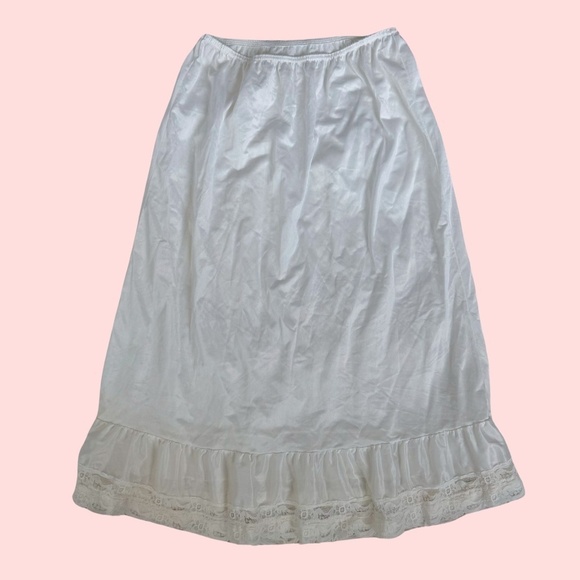 Vintage Stunning White Slip Skirt Lace Ruffle Trim 🤍 - Picture 1 of 6